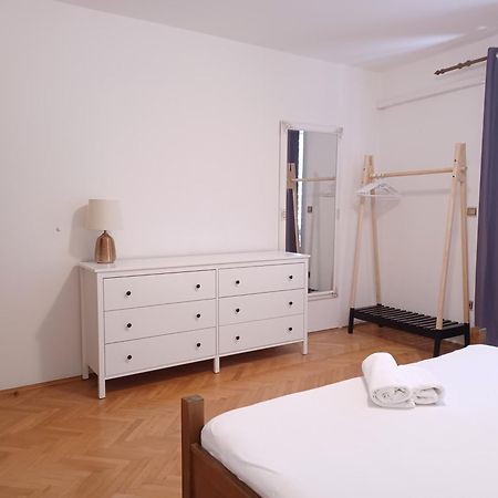 Apartments Emilija Makarska Room photo
