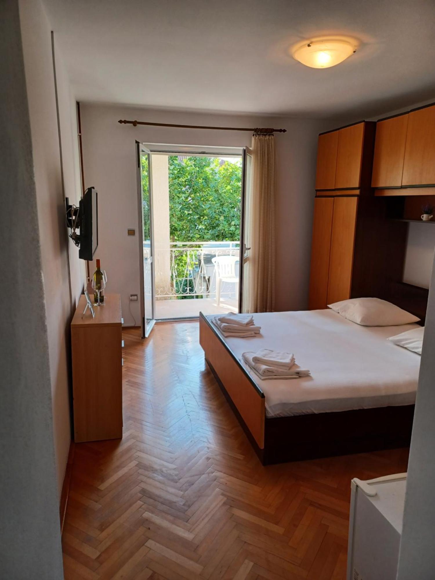 Apartments Emilija Makarska Exterior photo