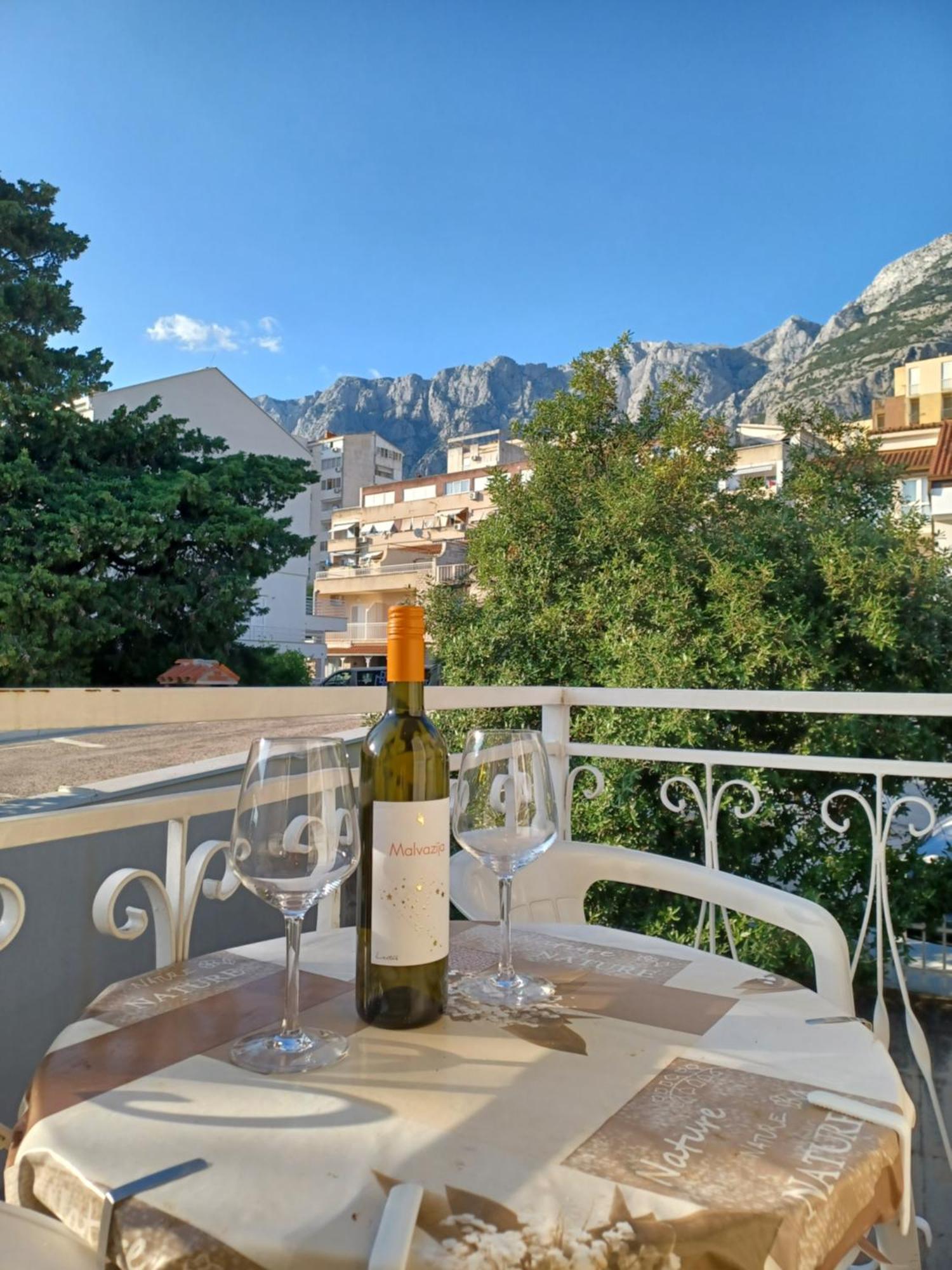 Apartments Emilija Makarska Exterior photo