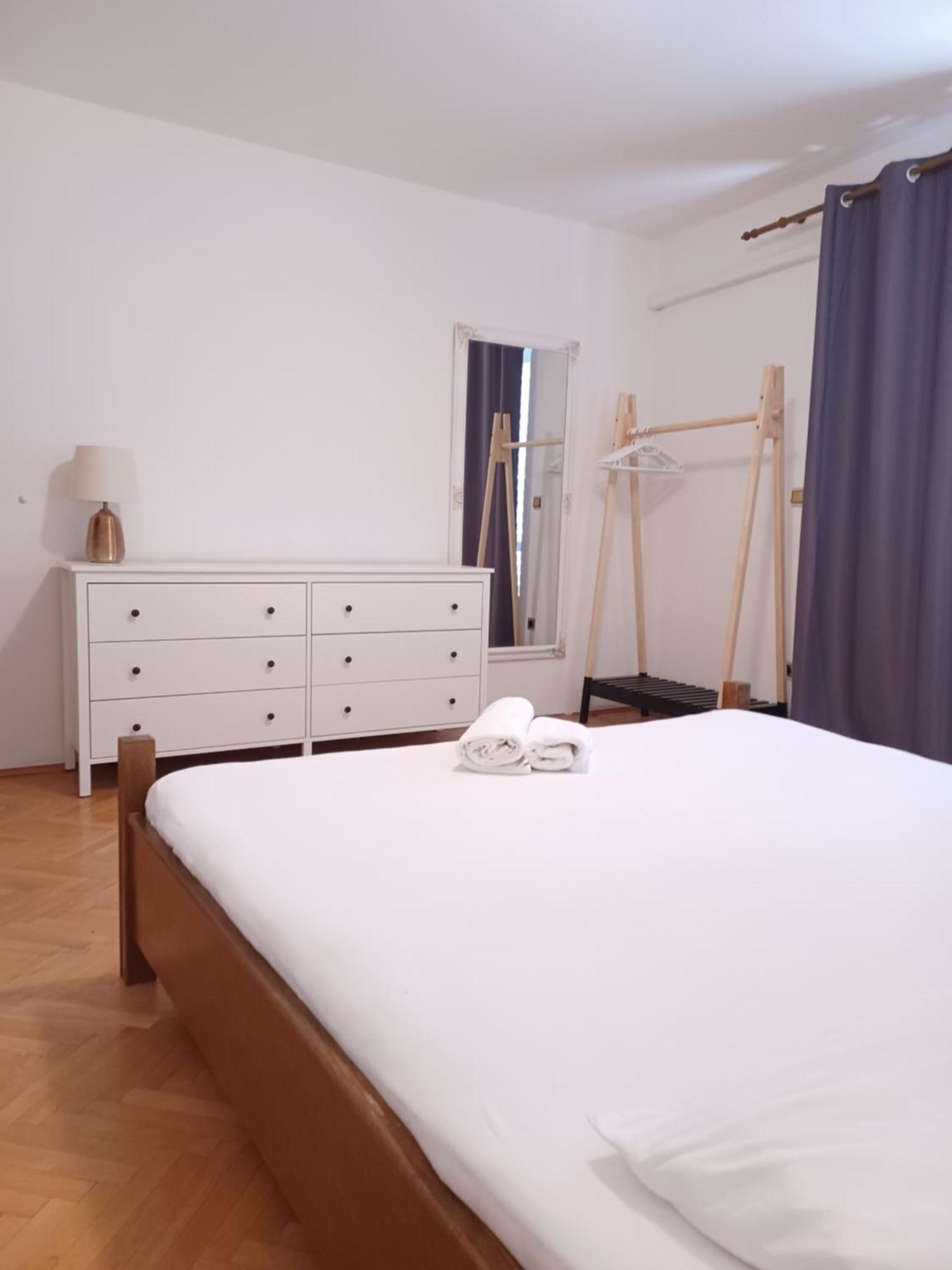 Apartments Emilija Makarska Room photo
