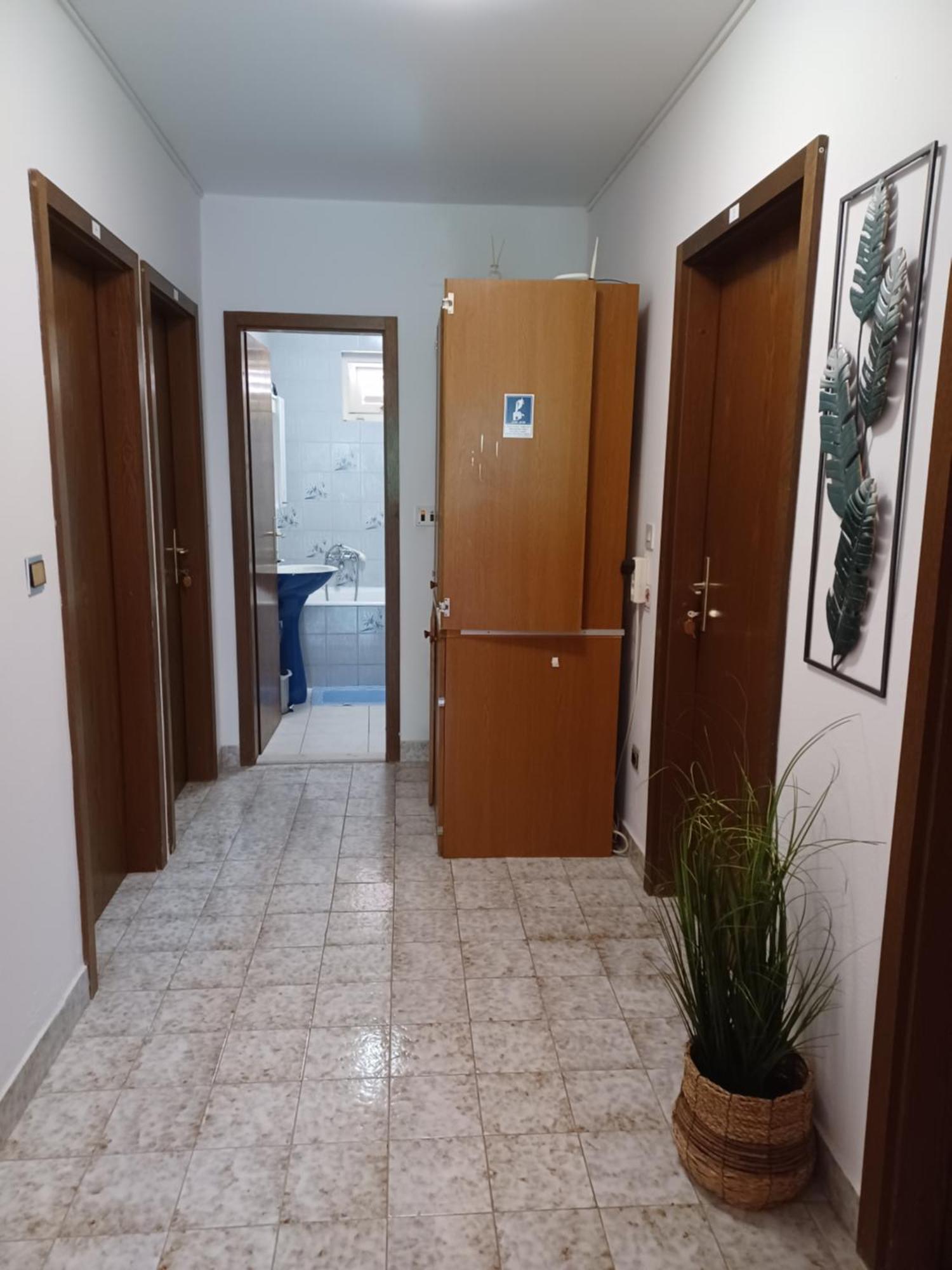 Apartments Emilija Makarska Room photo