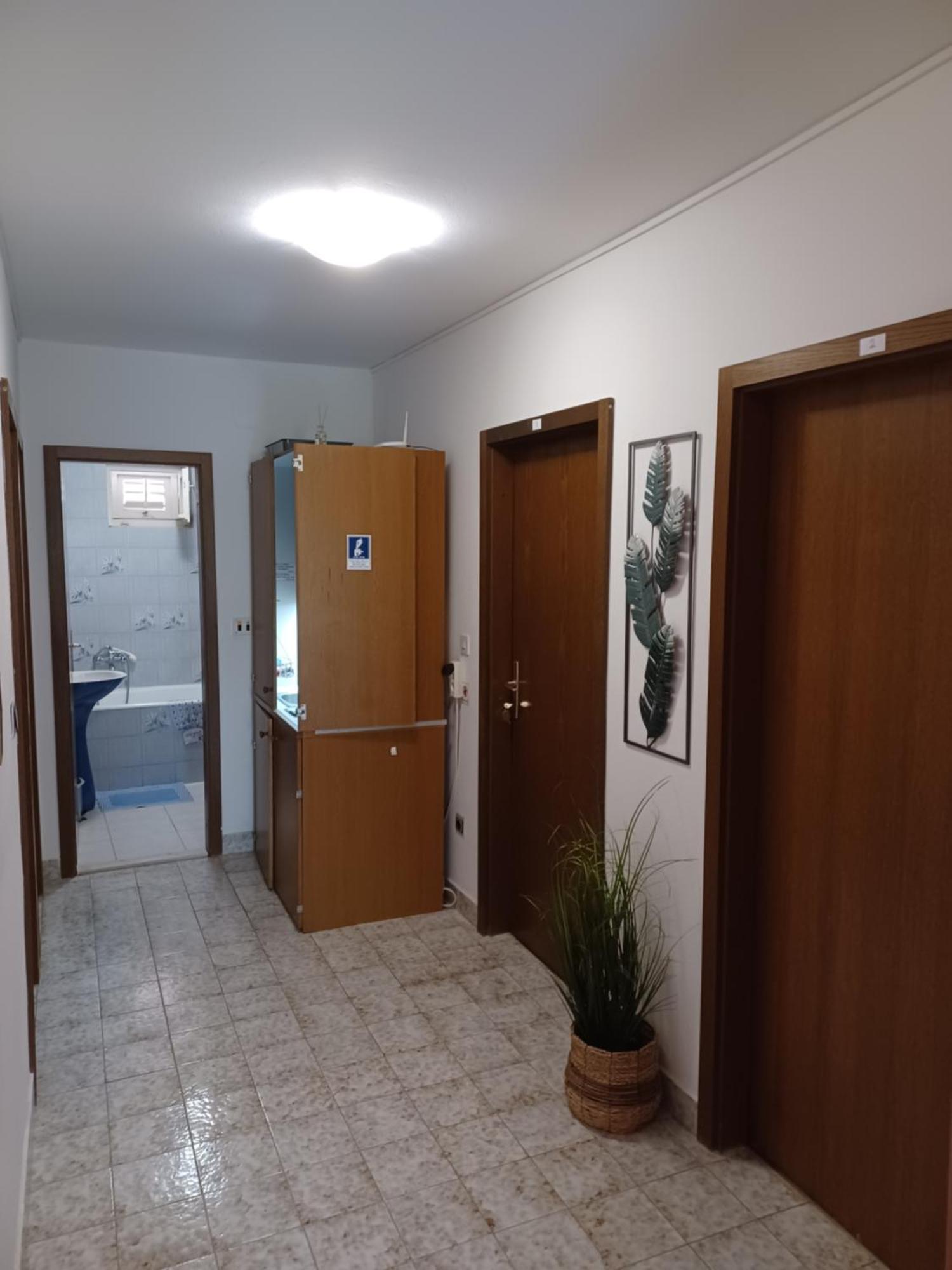 Apartments Emilija Makarska Room photo