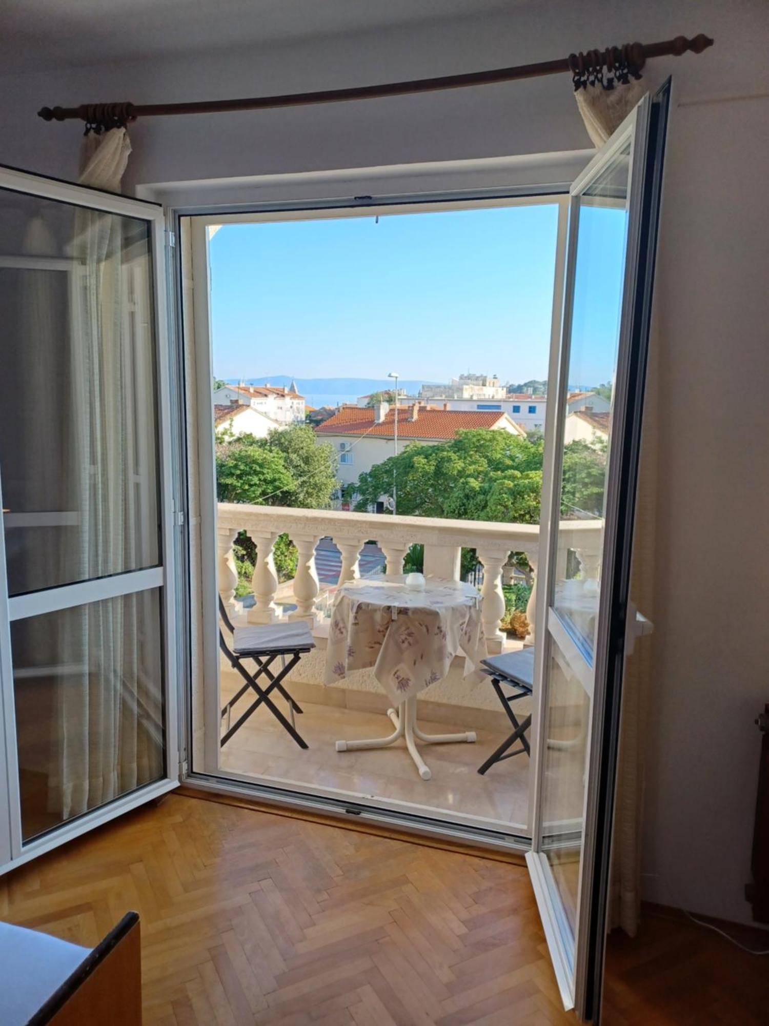 Apartments Emilija Makarska Room photo
