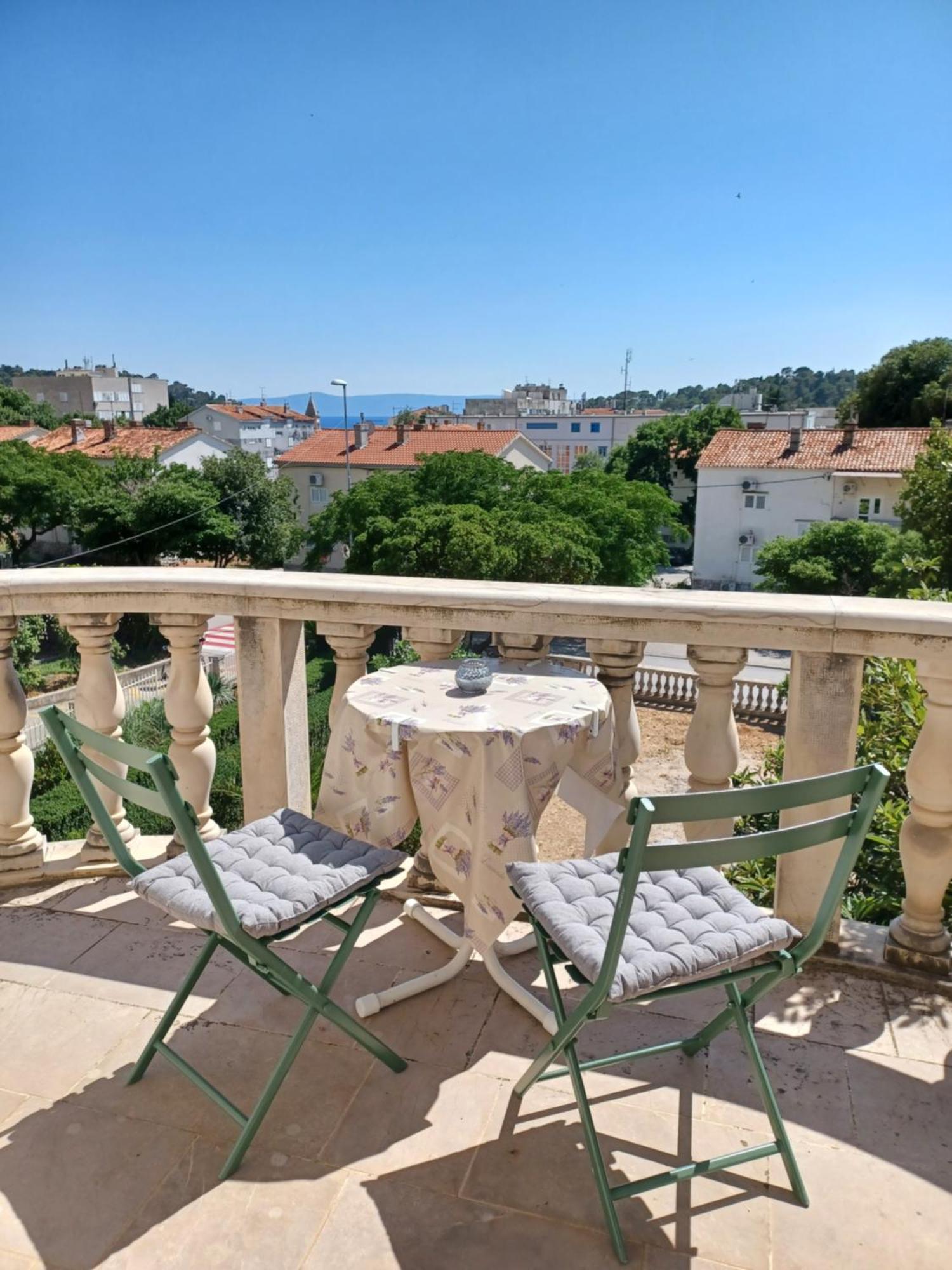 Apartments Emilija Makarska Room photo
